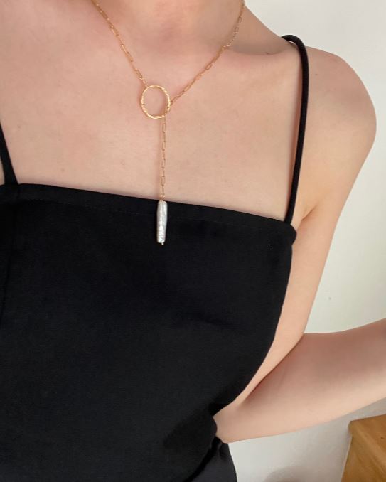 Fashions Jewellery Dainty Gold Lariats bar and circle baroque Necklace