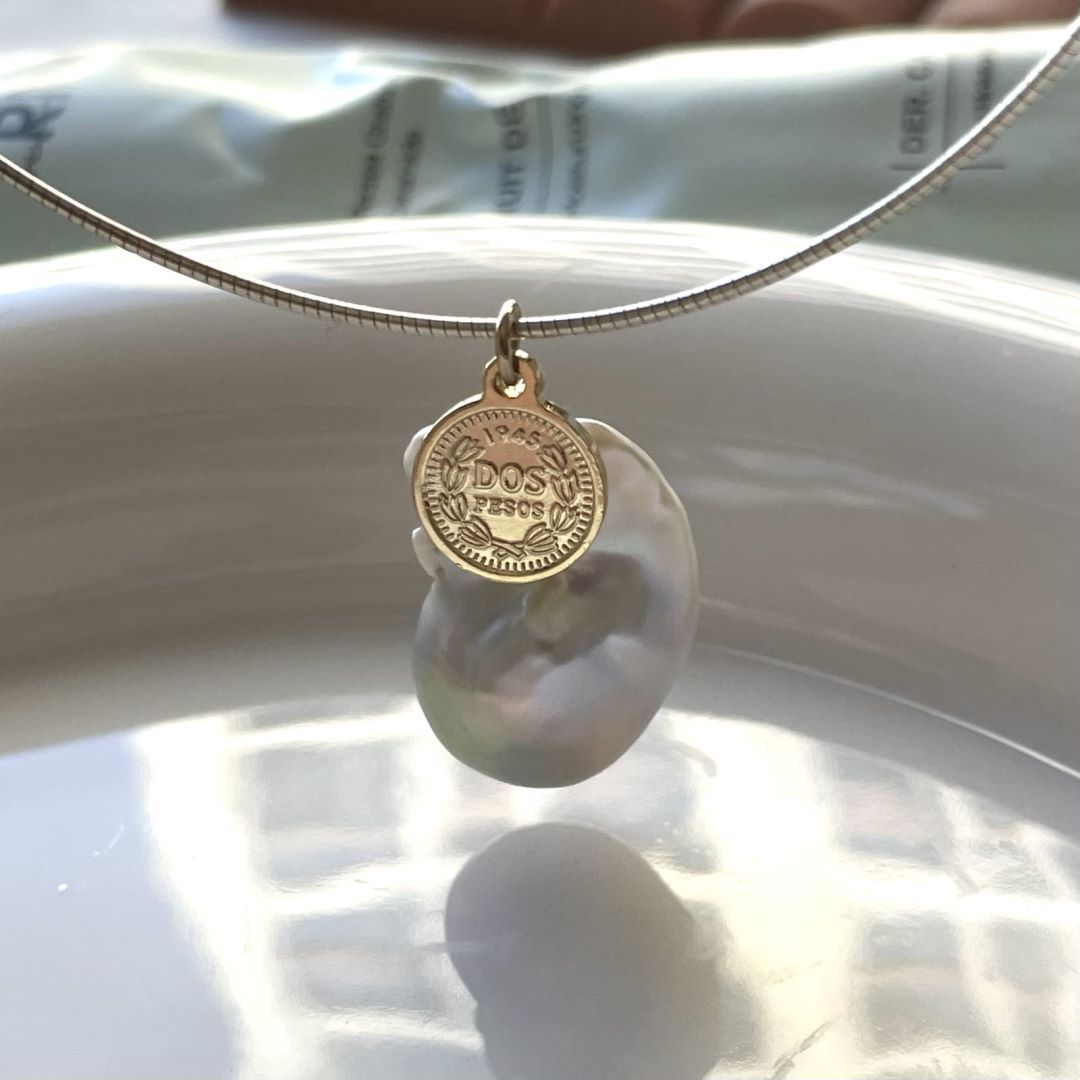 Fish Bones Lustrous surface Natural Silver Baroque Pearl Collar Choker