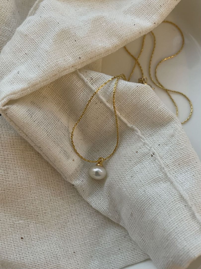 Unique Gold Ring and Strand Fresh Water Pearls Pendant Golden Necklace