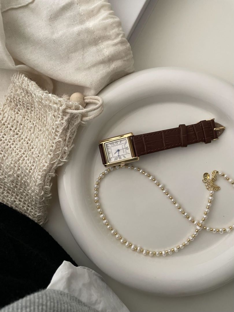 Gold Flat Beads Natural Freshwater Pearls Necklace Ladies Luxury watch