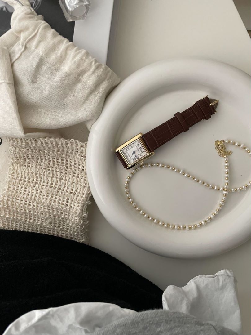 Gold Flat Beads Natural Freshwater Pearls Necklace Ladies Luxury watch