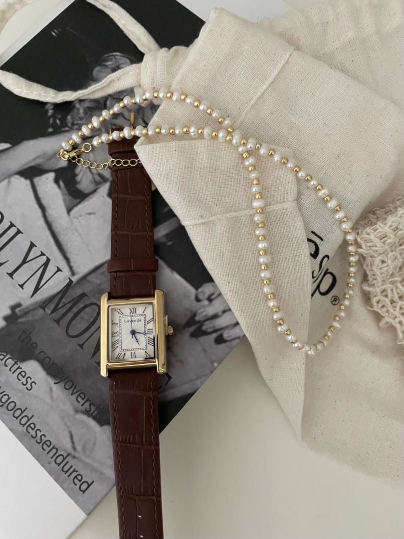 Gold Flat Beads Natural Freshwater Pearls Necklace Ladies Luxury watch
