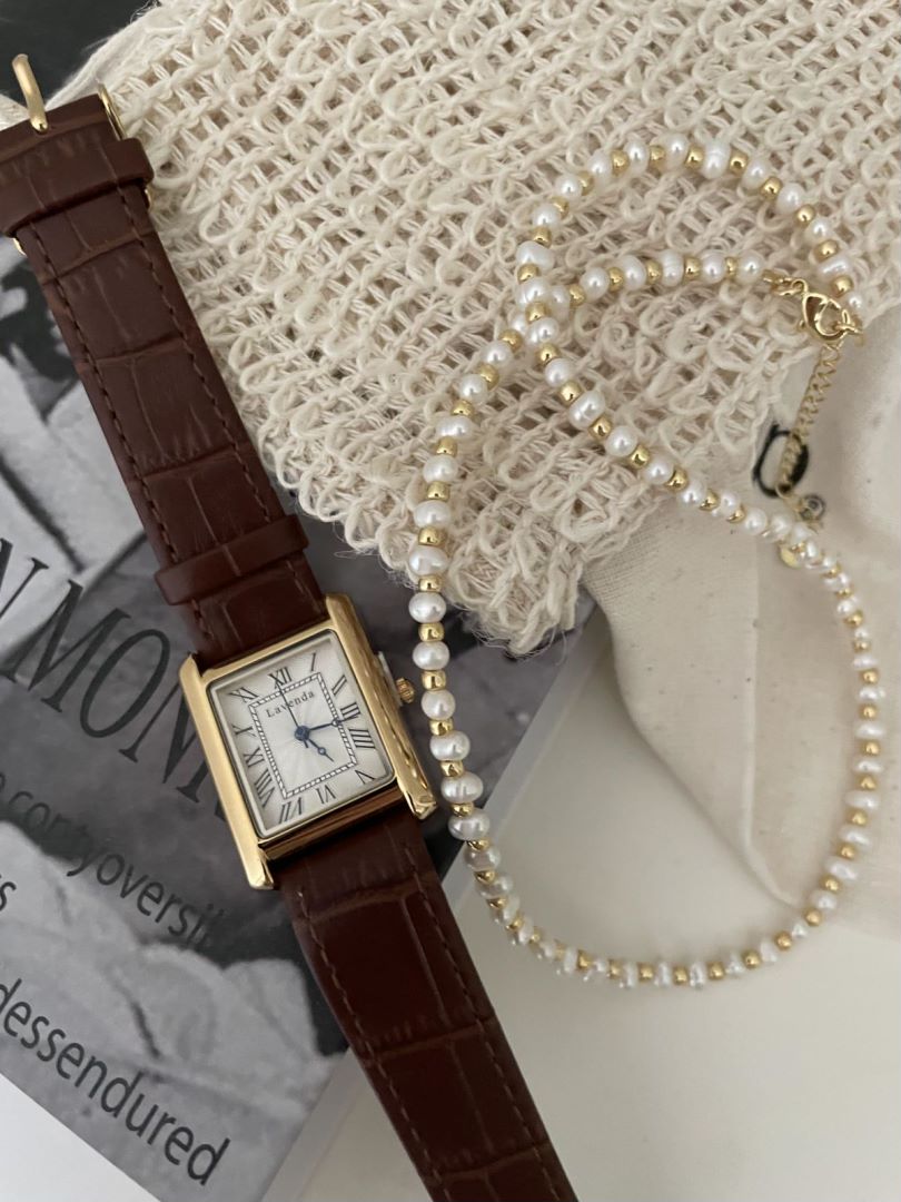 Gold Flat Beads Natural Freshwater Pearls Necklace Ladies Luxury watch