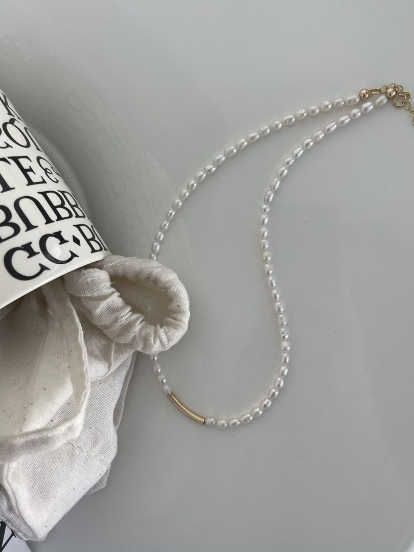 Pearl and Gold Bead Necklace high qualities metal Chain and Jewelries.