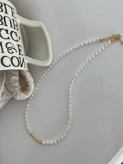 Pearl and Gold Bead Necklace high qualities metal Chain and Jewelries.