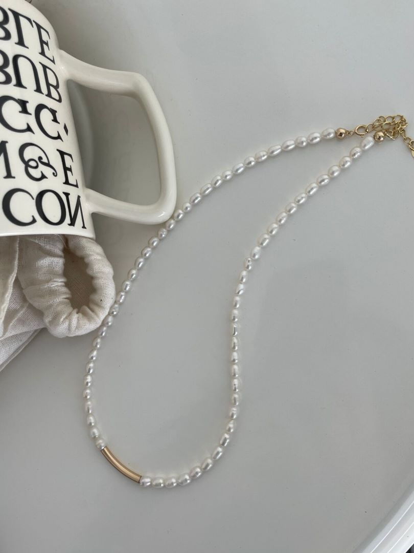 Pearl and Gold Bead Necklace high qualities metal Chain and Jewelries.