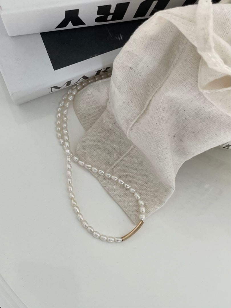 Pearl and Gold Bead Necklace high qualities metal Chain and Jewelries.